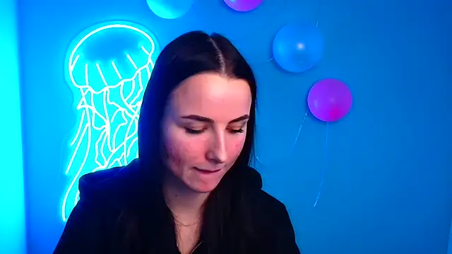 Eva Janee online show from 11, 2, 2025