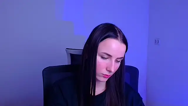 Eva Janee online show from 12, 2, 2025