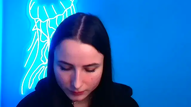 Eva Janee online show from 5, 3, 2025