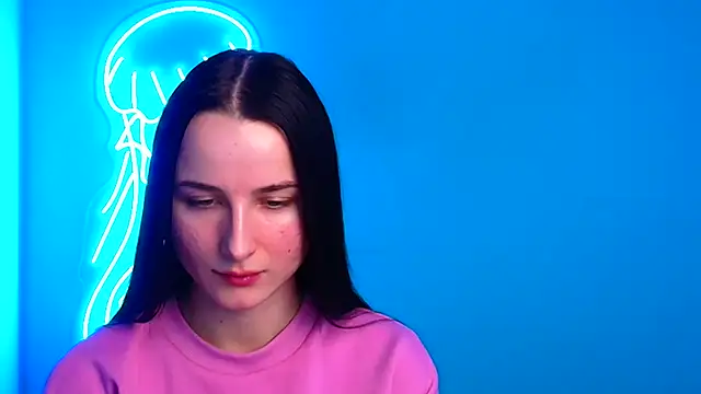 Eva Janee online show from 6, 3, 2025