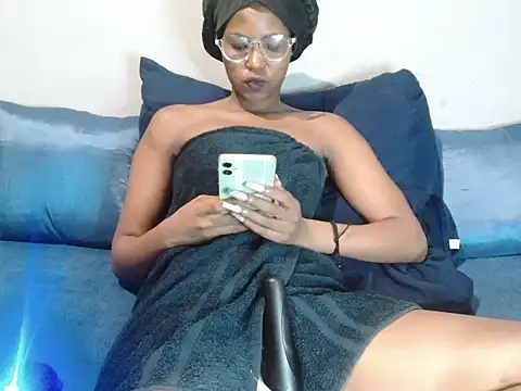 Snapshot of DarkDivva24 chatting on 17, 12, 2024 DarkDivva24 online show from 17, 12, 2024