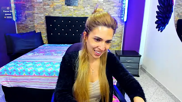 Snapshot of EvaaLovia1 chatting on 28, 12, 2024 EvaaLovia1 online show from 28, 12, 2024