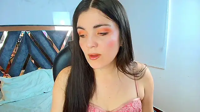 Snapshot of Amara_vega chatting on 9, 10, 2025 Amara vega online show from 9, 10, 2025