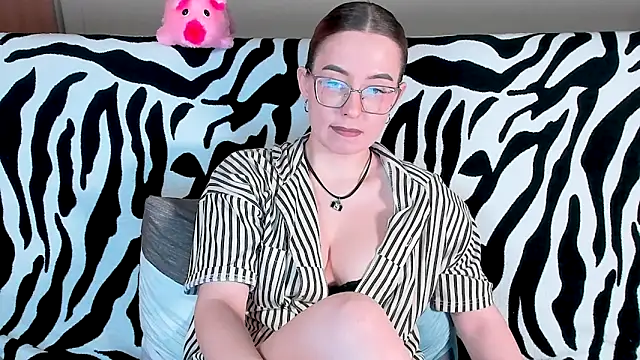 Snapshot of VeronikaKissuchi chatting on 8, 1, 2025 VeronikaKissuchi online show from 8, 1, 2025