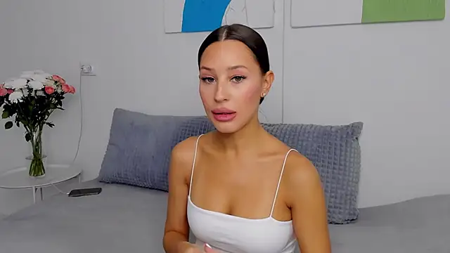 Snapshot of SelenaRousey chatting on 11, 10, 2025 SelenaRousey online show from 11, 10, 2025