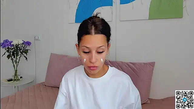 SelenaRousey online show from 29, 5, 2026