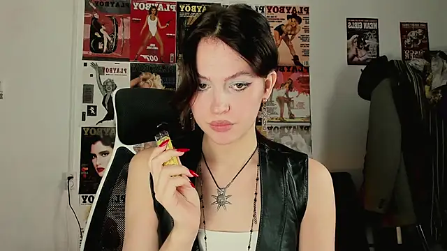 Niky  Jess online show from 17, 12, 2025