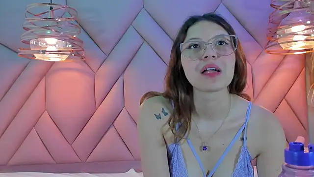 AngelaaCute  online show from 25, 1, 2025