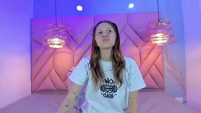 AngelaaCute  online show from 17, 3, 2025