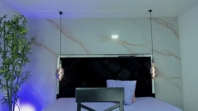 AngelaaCute  online show from 18, 9, 2025