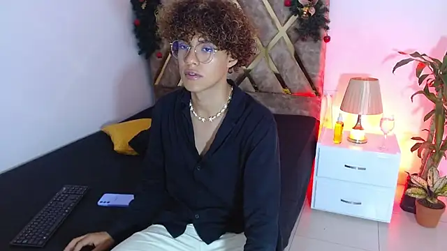 nickolas moon online show from 18, 12, 2024