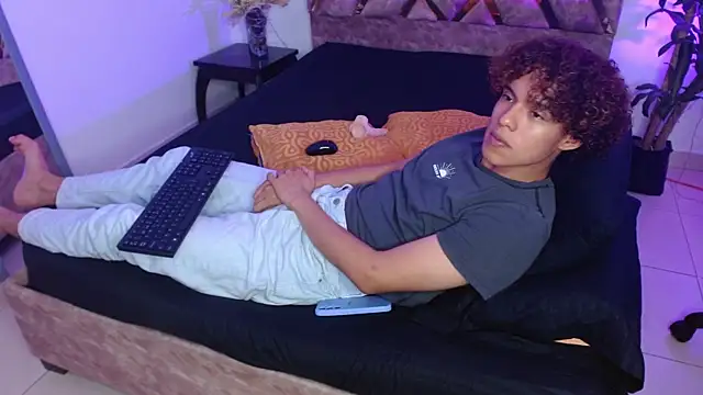 nickolas moon online show from 1, 2, 2025