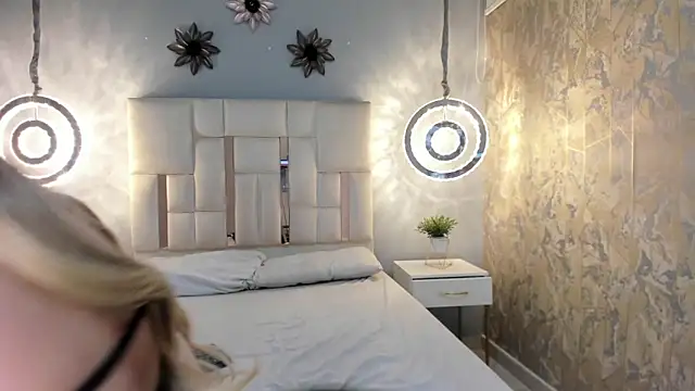 Snapshot of _Paulina_1 chatting on 11, 1, 2025 Paulina 1 online show from 11, 1, 2025