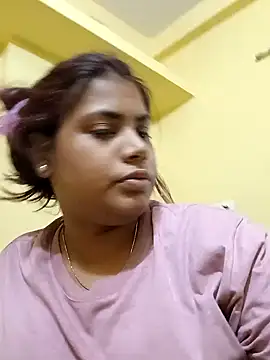 Snapshot of Hotmilfxox chatting on 5, 3, 2025 Hotmilfxox online show from 5, 3, 2025