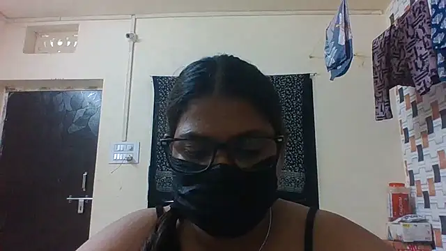 Hotmilfxox online show from 18, 6, 2026