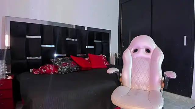 Tasha Sant online show from 10, 11, 2025