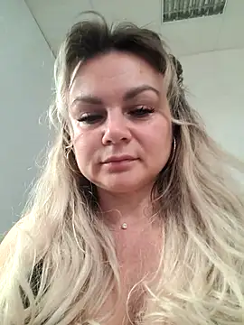 candy queeen online show from 12, 10, 2025