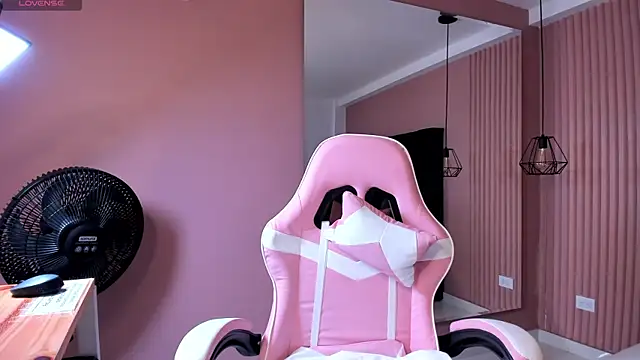 dulce santamaria online show from 12, 12, 2024