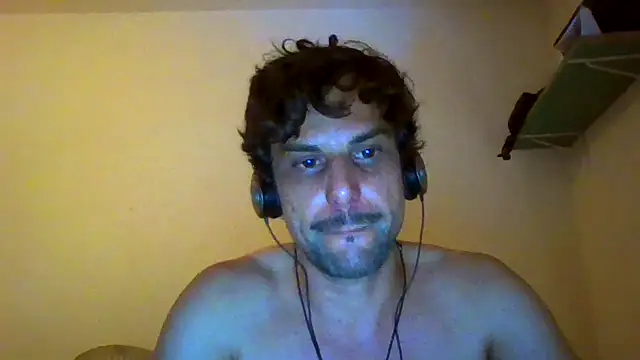 Snapshot of couplemilk chatting on 14, 2, 2026 couplemilk online show from 14, 2, 2026