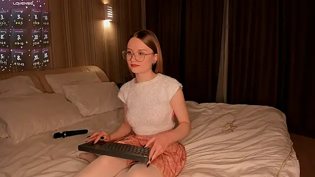 IsabellaTorrance online show from 24, 1, 2025