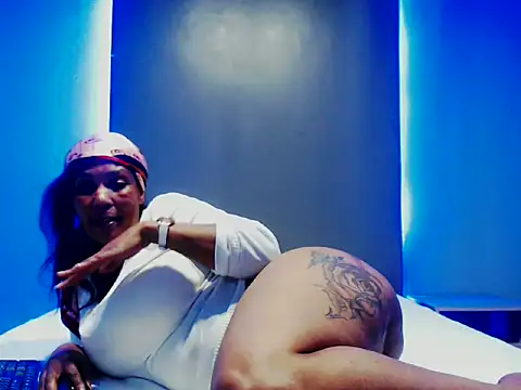 Snapshot of Juicyasss35xx chatting on 5, 10, 2025 Juicyasss35xx online show from 5, 10, 2025