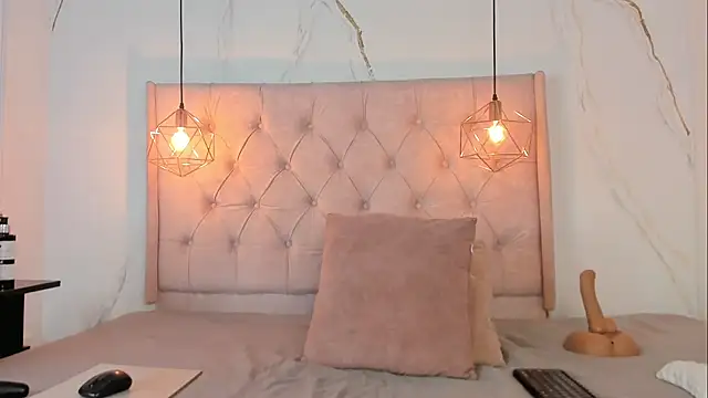 zamira 44 online show from 7, 4, 2026