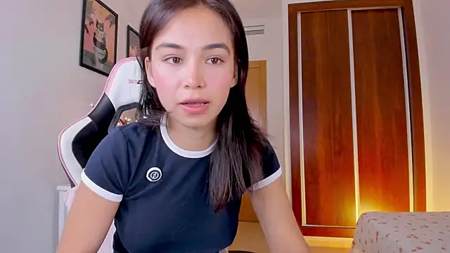 Adriennesexxx online show from 11, 11, 2025