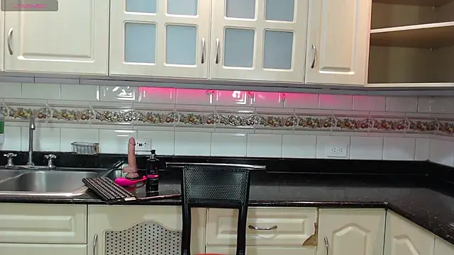 Snapshot of NatazhaQueen chatting on 15, 2, 2026 NatazhaQueen online show from 15, 2, 2026