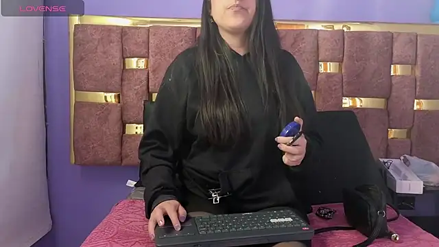 Snapshot of dakota_guirl chatting on 21, 3, 2025 dakota guirl online show from 21, 3, 2025