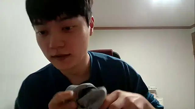 Snapshot of dhwisydy chatting on 11, 4, 2026 dhwisydy online show from 11, 4, 2026