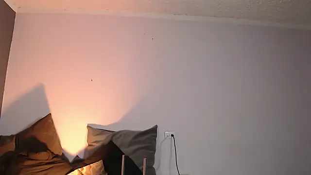 Miiaa wallace online show from 6, 2, 2025