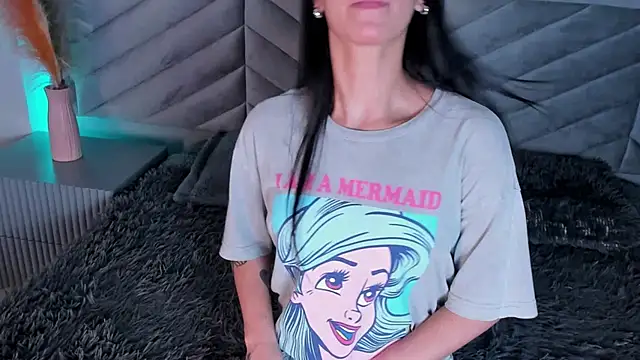 Snapshot of Ary_thompson__ chatting on 5, 12, 2024 Ary thompson online show from 5, 12, 2024