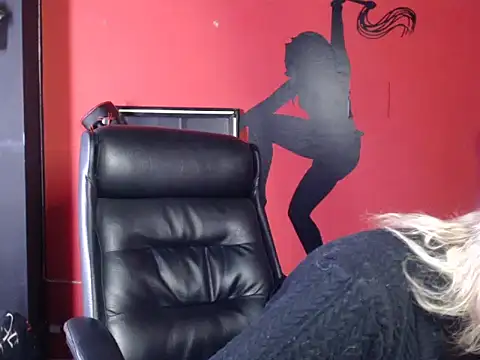 Snapshot of KLOE_PIELL chatting on 25, 4, 2026 KLOE PIELL online show from 25, 4, 2026