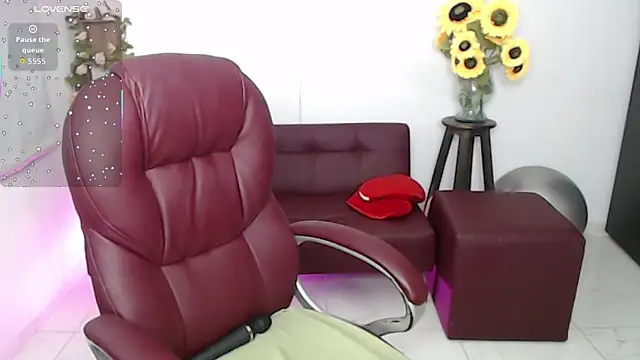 Ghada milf online show from 1, 4, 2026