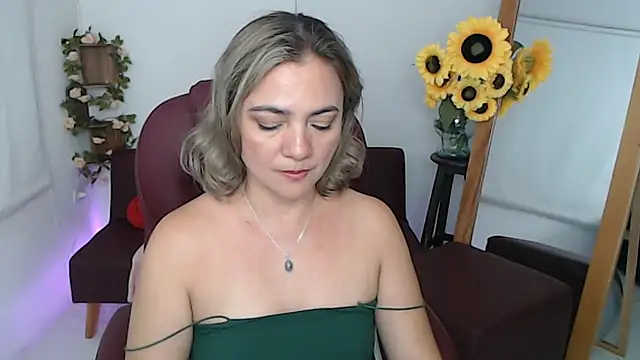 Snapshot of Ghada_milf chatting on 8, 6, 2026 Ghada milf online show from 8, 6, 2026
