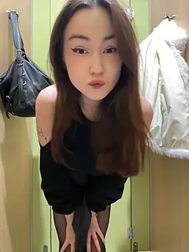 Snapshot of Peachy_Dream chatting on 12, 2, 2025 Peachy Dream online show from 12, 2, 2025