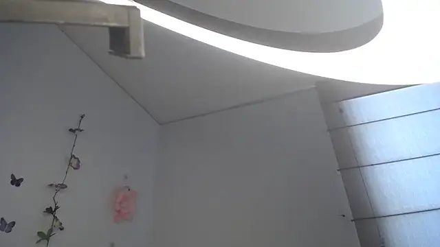 Snapshot of Julieta_Hass chatting on 15, 11, 2025 Julieta Hass online show from 15, 11, 2025