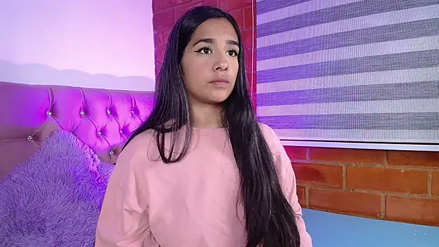 Snapshot of Maeena chatting on 11, 12, 2024 Maeena online show from 11, 12, 2024