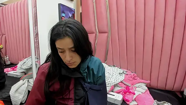 Sarah Hornny online show from 5, 2, 2026