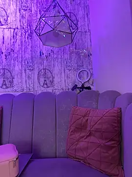 Snapshot of AbyThompson chatting on 17, 12, 2025 AbyThompson online show from 17, 12, 2025