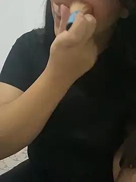 yassminsexy22 online show from 24, 9, 2025