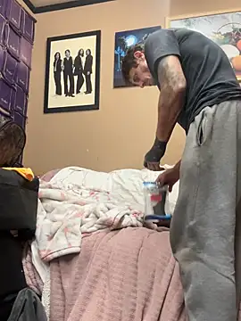 UtopianMisfit1 online show from 6, 2, 2026