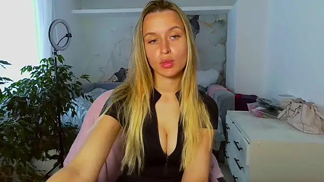 Submissive love online show from 13, 6, 2026