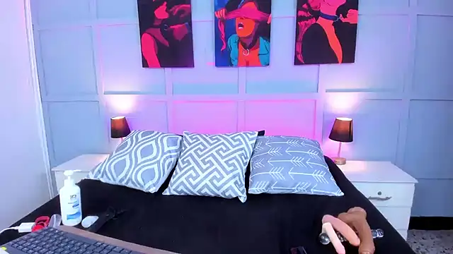 Elizabeth Santos online show from 17, 1, 2025