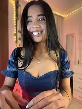 lina pink online show from 17, 4, 2026