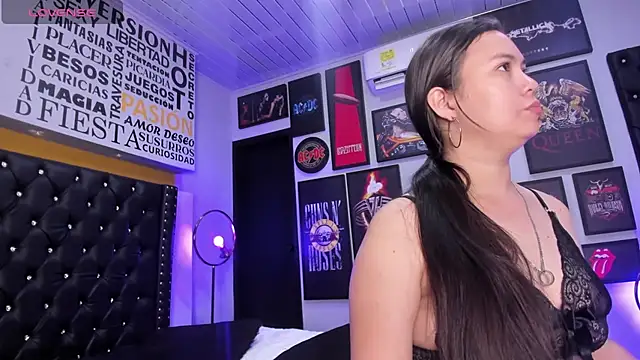 MADISSONLOVE  online show from 11, 3, 2025