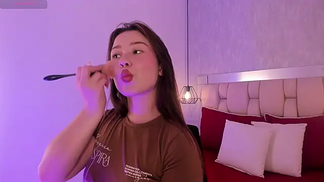 Snapshot of Roxie-Summers11 chatting on 1, 3, 2025 Roxie-Summers11 online show from 1, 3, 2025