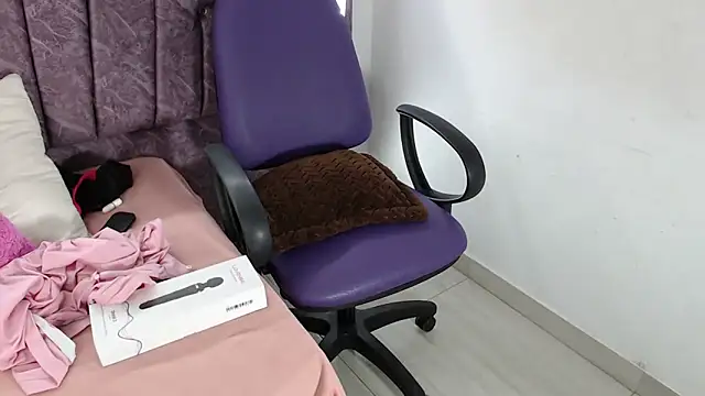 Penelope Fox14 online show from 5, 11, 2025