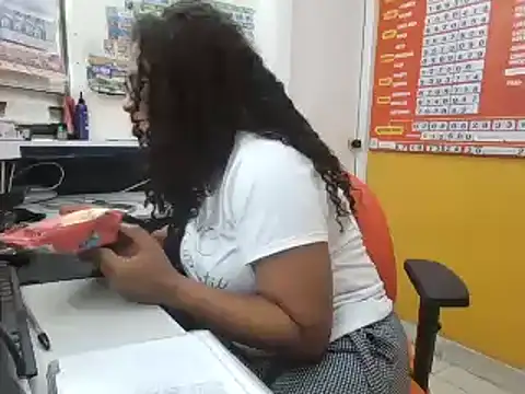 Snapshot of Ivon-09 chatting on 2, 2, 2025 Ivon-09 online show from 2, 2, 2025