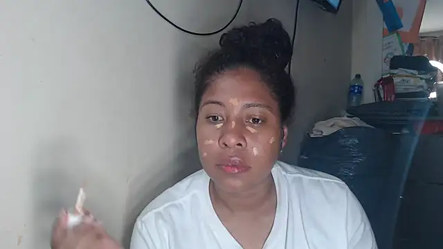 Snapshot of Ivon-09 chatting on 18, 3, 2025 Ivon-09 online show from 18, 3, 2025